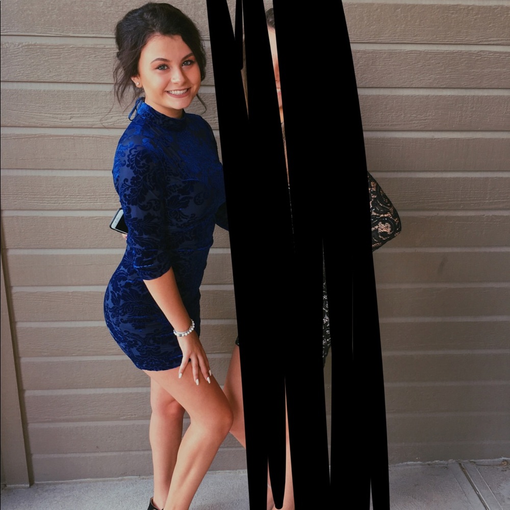 Blue velvet half sleeve dress